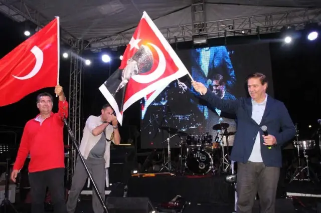 Bodrum'da Coşkulu Cumhuriyet Bayramı Bodrum'da Coşkulu Cumhuriyet Bayramı