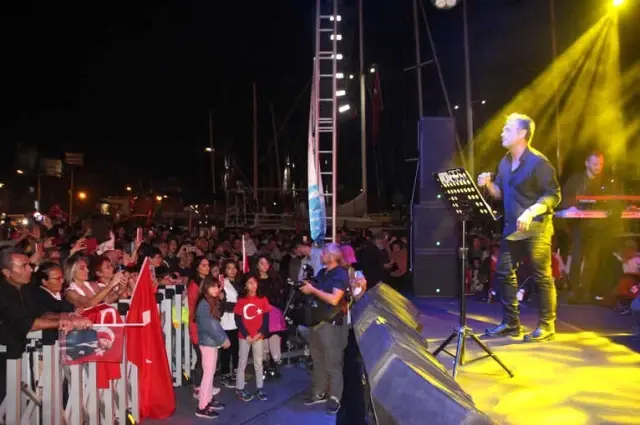 Bodrum'da Coşkulu Cumhuriyet Bayramı Bodrum'da Coşkulu Cumhuriyet Bayramı