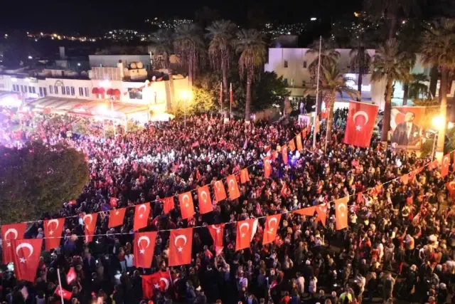 Bodrum'da Coşkulu Cumhuriyet Bayramı Bodrum'da Coşkulu Cumhuriyet Bayramı