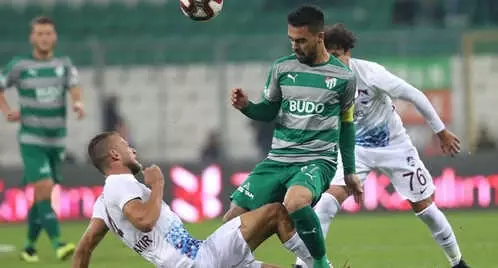 Bursaspor, TFF 3. Lig Ekibi 1461 Trabzon'a 2-1 Yenildi ve Türkiye Kupasından Elendi Bursaspor, TFF 3. Lig Ekibi 1461 Trabzon'a 2-1 Yenildi ve Türkiye Kupasından Elendi