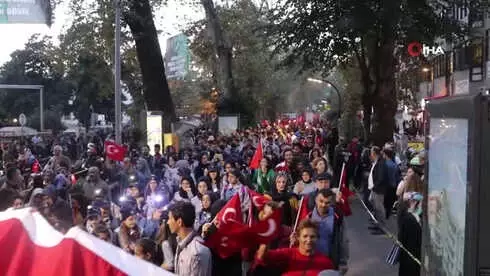 Cumhuriyet Coşkusu Fettah Can Konseriyle Renklendi Cumhuriyet Coşkusu Fettah Can Konseriyle Renklendi