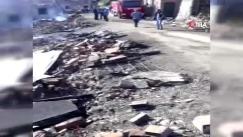 Kastamonu'da Yangında 4 Ev Kullanılamaz Hale Geldi Kastamonu'da Yangında 4 Ev Kullanılamaz Hale Geldi
