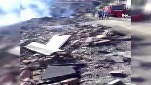 Kastamonu'da Yangında 4 Ev Kullanılamaz Hale Geldi