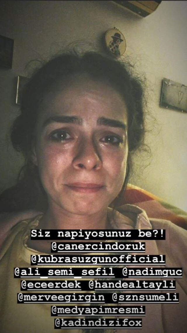 Ünlü Oyuncu Özge Özpirinçci, Gözyaşlarına Boğuldu