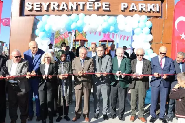 40 Yıllık Mahalle İlk Parkına Kavuştu 40 Yıllık Mahalle İlk Parkına Kavuştu