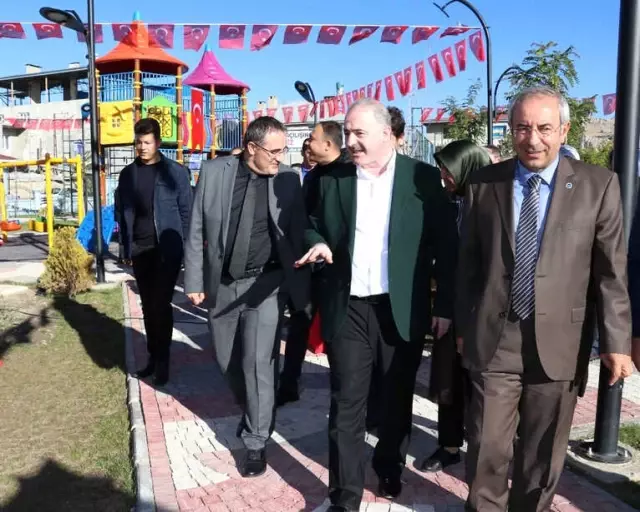 40 Yıllık Mahalle İlk Parkına Kavuştu 40 Yıllık Mahalle İlk Parkına Kavuştu