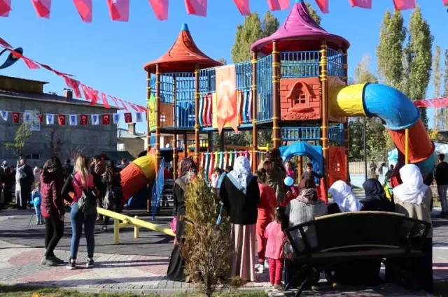 40 Yıllık Mahalle İlk Parkına Kavuştu 40 Yıllık Mahalle İlk Parkına Kavuştu