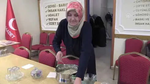 Ev Yemekleriyle Doğal Beslenmeye Dikkat Çektiler Ev Yemekleriyle Doğal Beslenmeye Dikkat Çektiler