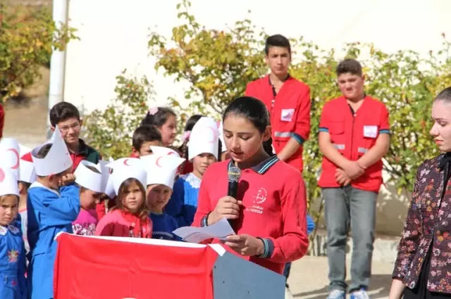 Kula'da Kızılay Haftası Kutlandı Kula'da Kızılay Haftası Kutlandı