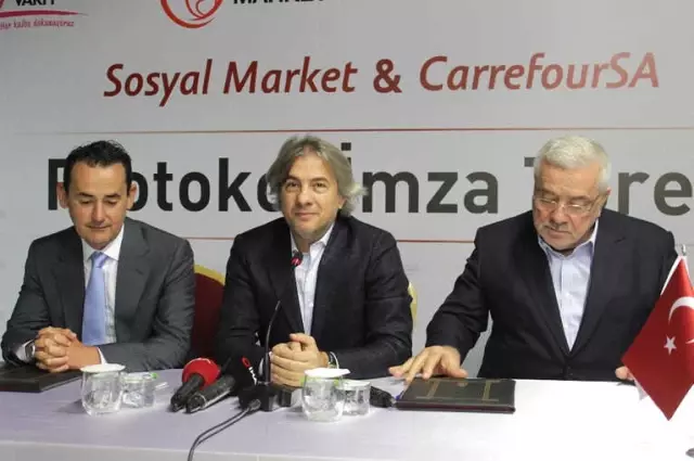Beyoğlu Belediyesi Sosyal Market ile Carrefoursa Arasında İşbirliği Protokolü İmzalandı Beyoğlu Belediyesi Sosyal Market ile Carrefoursa Arasında İşbirliği Protokolü İmzalandı