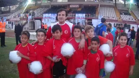 Futbolun Efsaneleri, Hatay'da Çocuk ve Gençlerle Buluştu