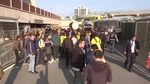 İstanbul Polisi Galatasaray-Fenerbahçe Derbisine Hazır İstanbul Polisi Galatasaray-Fenerbahçe Derbisine Hazır