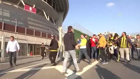 İstanbul Polisi Galatasaray-Fenerbahçe Derbisine Hazır İstanbul Polisi Galatasaray-Fenerbahçe Derbisine Hazır