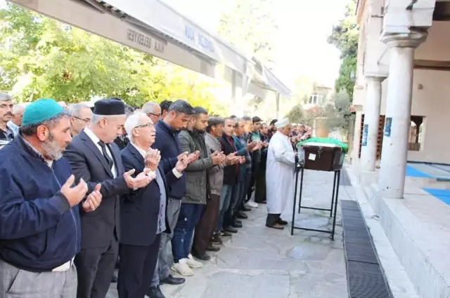 Silahlı Saldırıda Ölen Adam Son Yolculuğuna Uğurlandı Silahlı Saldırıda Ölen Adam Son Yolculuğuna Uğurlandı