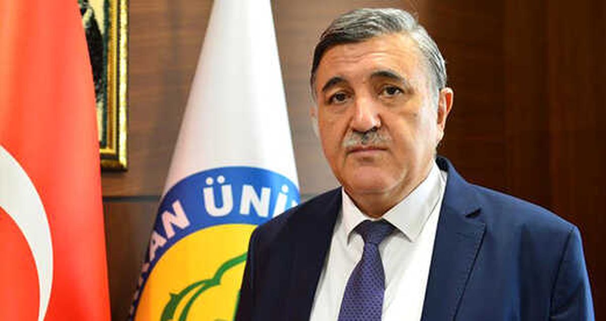 'Erdoğan'a İtaat Farzdır' Diyen Rektör İstifa Ederken de Skandal Sözlere İmza Attı