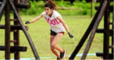Survivor Yarışmacısı Serenay Aktaş, Kırmızı Derin Yırtmaçlı Elbisesiyle Tüm Dikkatleri Üzerine Çekti Survivor Yarışmacısı Serenay Aktaş, Kırmızı Derin Yırtmaçlı Elbisesiyle Tüm Dikkatleri Üzerine Çekti