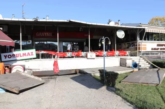 Her Şey Bir Anda Oldu: 1'i Ağır 3 Yaralı Her Şey Bir Anda Oldu: 1'i Ağır 3 Yaralı