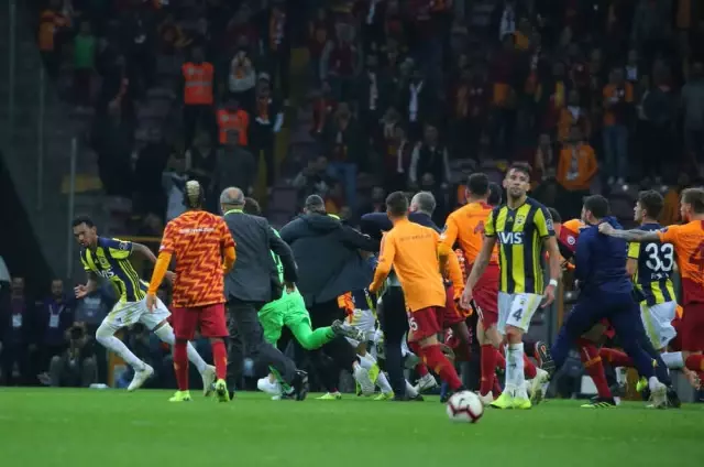 Jailson ile Gerginlik Yaşayan Belhanda'nın Boynu Çizildi!
