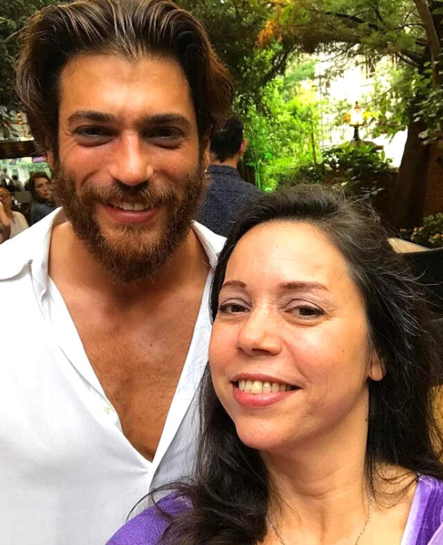 Kankası Değil Annesi! İşte Can Yaman'ın Annesini Görenler İnanmıyor