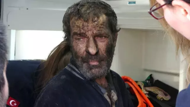 Kazan Dairesindeki Şiddetli Patlamada Demir Kapaklar Havaya Uçuştu: 1'i Ağır 3 Yaralı Kazan Dairesindeki Şiddetli Patlamada Demir Kapaklar Havaya Uçuştu: 1'i Ağır 3 Yaralı