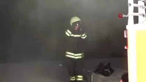 Kazan Dairesindeki Şiddetli Patlamada Demir Kapaklar Havaya Uçuştu: 1'i Ağır 3 Yaralı Kazan Dairesindeki Şiddetli Patlamada Demir Kapaklar Havaya Uçuştu: 1'i Ağır 3 Yaralı