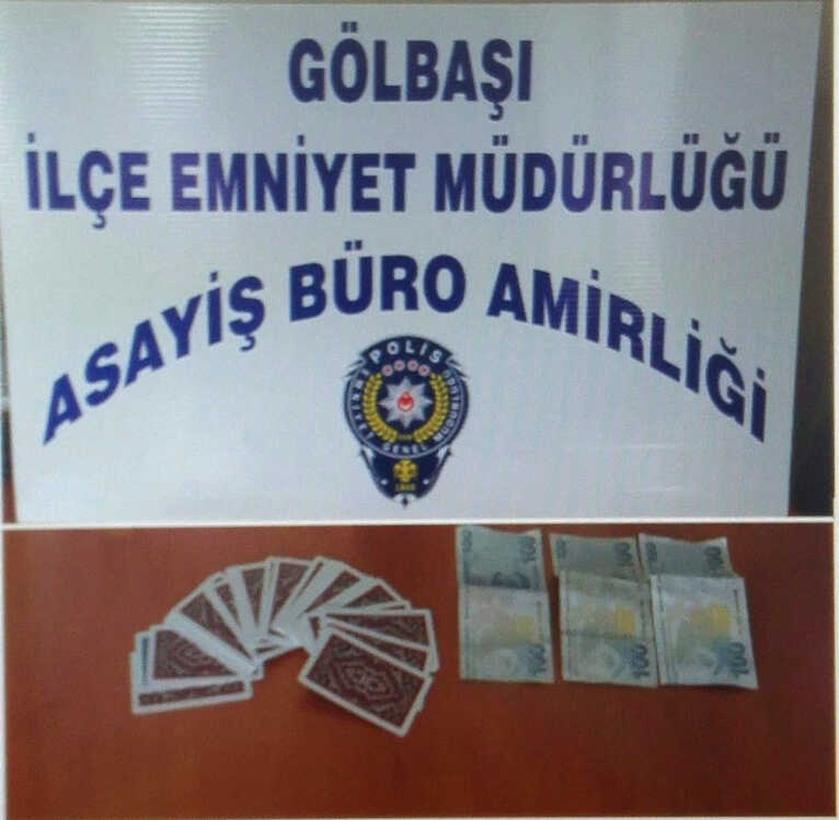 Polisten Kumarbazlara Baskın