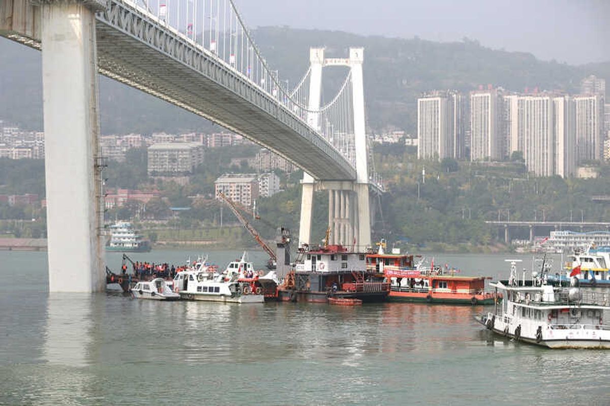 Şoförle Yolcu Kavga Etti: 15 Ölü