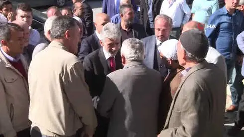 Ankara Büyükşehir Belediye Başkanı Mustafa Tuna, Esnaf Ziyaretinde Bir İlkokula da Uğrayarak,... Ankara Büyükşehir Belediye Başkanı Mustafa Tuna, Esnaf Ziyaretinde Bir İlkokula da Uğrayarak,...