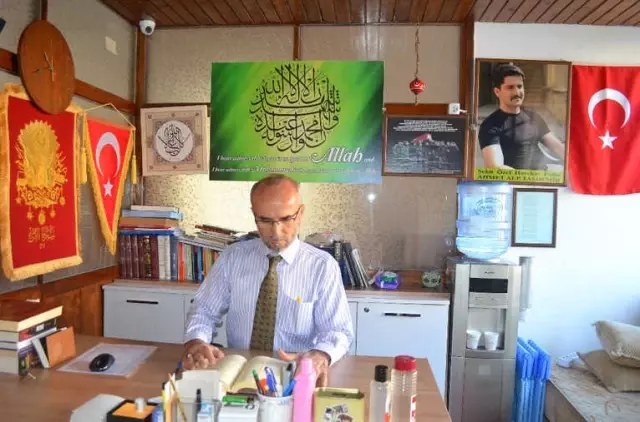 Şehit Babası Yine Yüreklere Dokundu, Hainlere Tokat Gibi Yanıt Verdi Şehit Babası Yine Yüreklere Dokundu, Hainlere Tokat Gibi Yanıt Verdi
