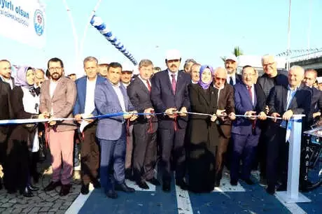 Trabzon'da 8 Kilometrelik Bisiklet Yolu Açıldı Trabzon'da 8 Kilometrelik Bisiklet Yolu Açıldı