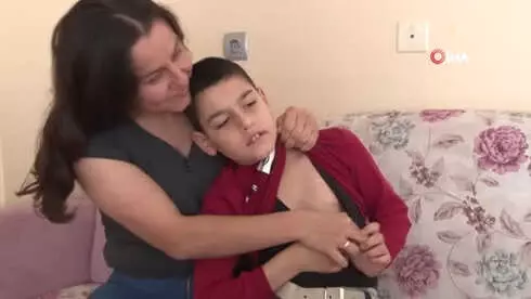10 Yaşındaki Epilepsi Hastası Eray'ın Pil Çığlığı 10 Yaşındaki Epilepsi Hastası Eray'ın Pil Çığlığı
