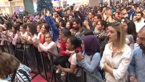 Dünya Hali'ne Muhteşem İzmir Galası Dünya Hali'ne Muhteşem İzmir Galası