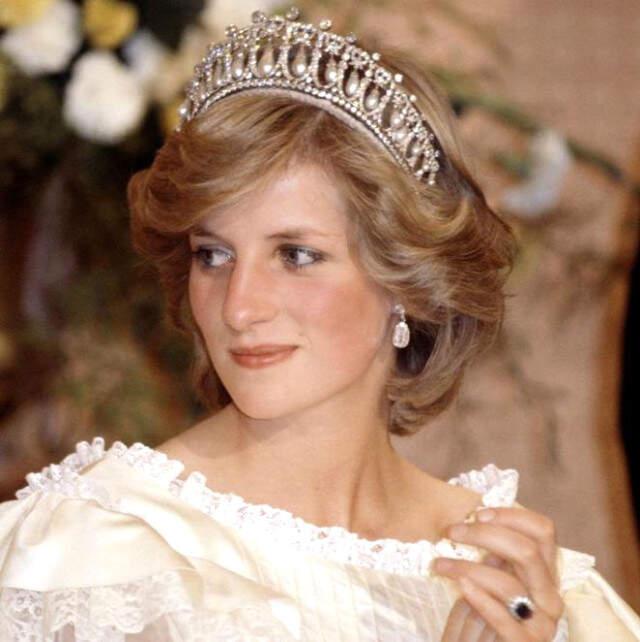 Elçin Sangu, En Büyük Hayalini Açıkladı: Lady Diana'yı Oynamak İstiyorum