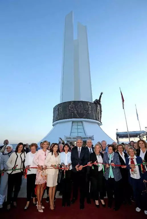 Karşıyaka'nın 'Kadına Saygı Müzesi' Açıldı