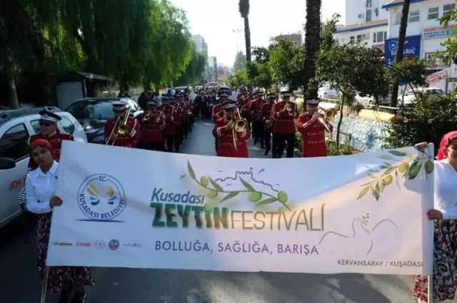 Kuşadası Zeytin Festivali Devam Ediyor Kuşadası Zeytin Festivali Devam Ediyor