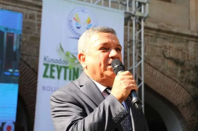 Kuşadası Zeytin Festivali Devam Ediyor Kuşadası Zeytin Festivali Devam Ediyor