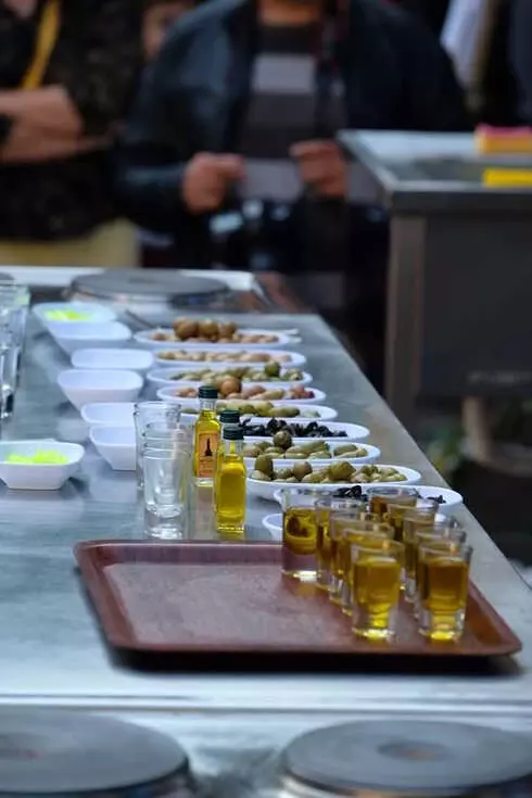 Kuşadası Zeytin Festivali Devam Ediyor Kuşadası Zeytin Festivali Devam Ediyor