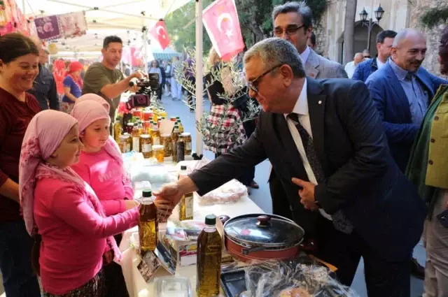 Kuşadası Zeytin Festivali Devam Ediyor Kuşadası Zeytin Festivali Devam Ediyor
