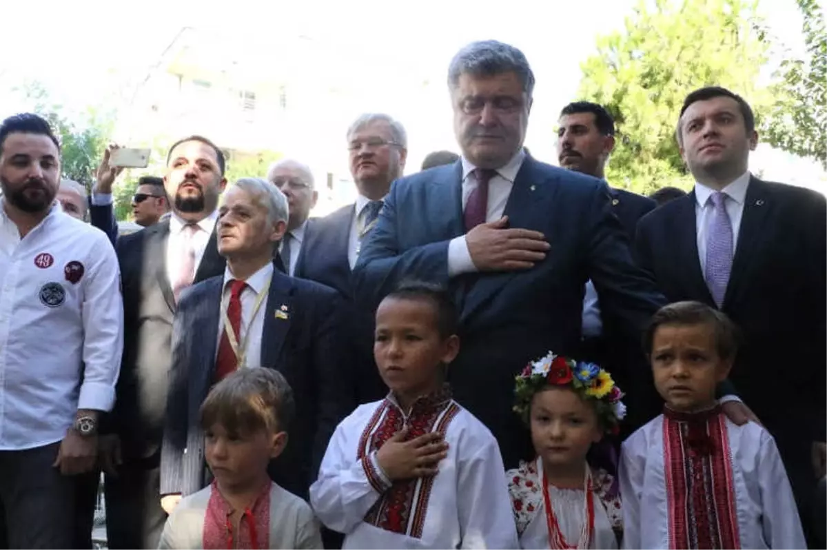 Ukrayna Cumhurbaşkanı Poroşenko'ya Geleneksel Karşılama