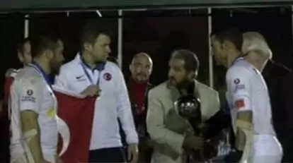 Ampute Milliler, İkincilik Kupasını Gözyaşları İçinde Kaldırdı Ampute Milliler, İkincilik Kupasını Gözyaşları İçinde Kaldırdı