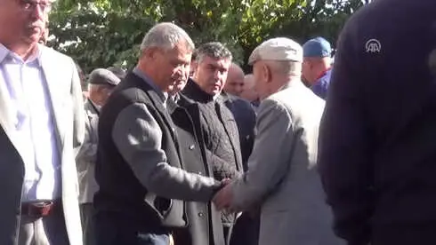 Eski Bakan İsmail Karakuyu Son Yolculuğuna Uğurlandı Eski Bakan İsmail Karakuyu Son Yolculuğuna Uğurlandı