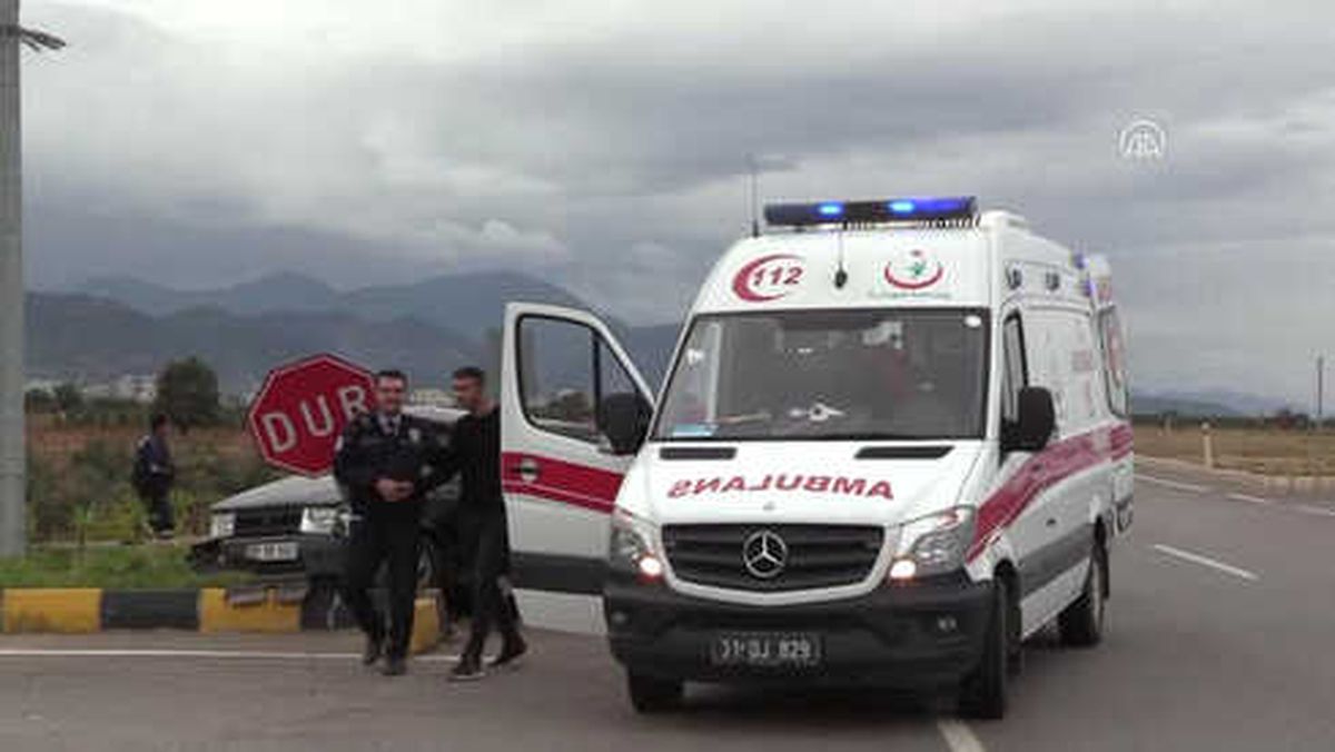 İki Otomobil Çarpıştı: 2 Yaralı