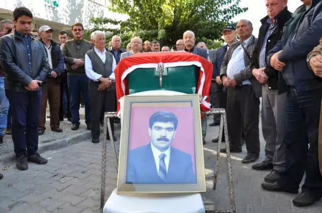 İsmail Karakuyu, Son Yolculuğuna Uğurlandı İsmail Karakuyu, Son Yolculuğuna Uğurlandı