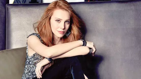 Güzel Oyuncu Elçin Sangu Kimdir? Elçin Sangu Kaç Yaşındadır?