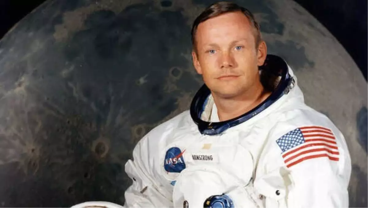 Neil Armstrong'un Eşyaları Açık Arttırmada 7,4 Milyon Dolara Satıldı