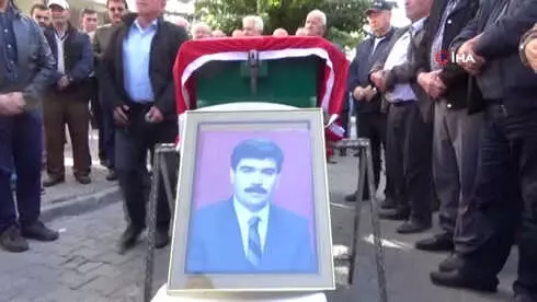 Sağlık Eski Bakanı İsmail Karakuyu, Son Yolculuğuna Uğurlandı Sağlık Eski Bakanı İsmail Karakuyu, Son Yolculuğuna Uğurlandı