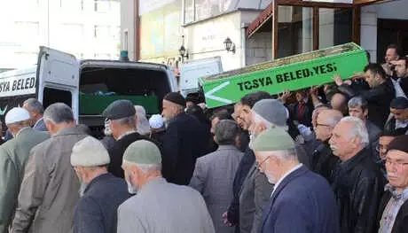 Tosya'da Kore Gazisi Son Yolculuğuna Uğurlandı Tosya'da Kore Gazisi Son Yolculuğuna Uğurlandı