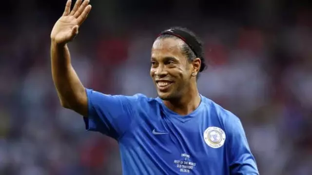 Brezilyalı Ronaldinho'nun Banka Hesabında Sadece 5 Pound Bulunduğu Ortaya Çıktı Brezilyalı Ronaldinho'nun Banka Hesabında Sadece 5 Pound Bulunduğu Ortaya Çıktı