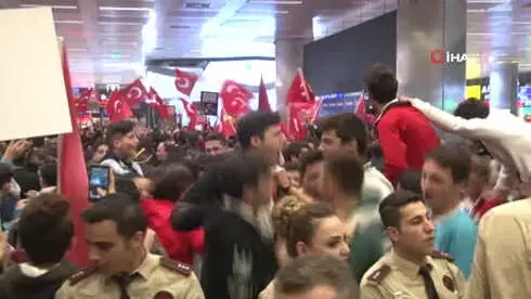 Ampute Milli Takımı'na Coşkulu Karşılama Ampute Milli Takımı'na Coşkulu Karşılama