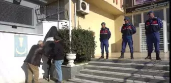 İbrahim Uyan: Belediyenin Kapısına, Hizmet Alamadıkları İddiasıyla Siyah Çelenk Bıraktılar İbrahim Uyan: Belediyenin Kapısına, Hizmet Alamadıkları İddiasıyla Siyah Çelenk Bıraktılar
